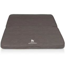 Knuffelwuff Faltbare Reisematte Orthopädisch Roanoke Aus Laser Gestepptem Kunstleder Braun/ Grau M-L